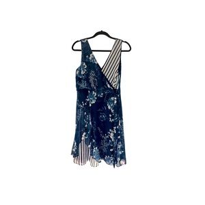 I.N.C Internacional Concepts Women’s Floral Blue/ White. SZ.10 Casual Dress.